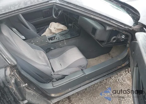 1984 Chevrolet Corvette из США, поврежденный, VIN 1G1AY0785E5120226